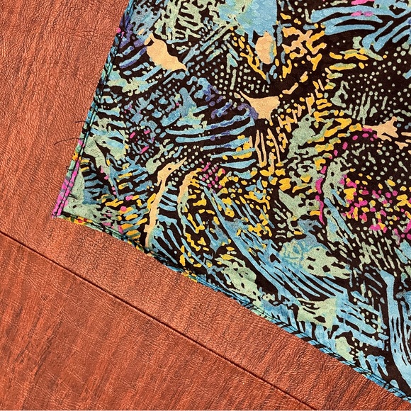 Scarf Blue, Green and Pink 30x30 Preowned Believe Polyester - Picture 2 of 7